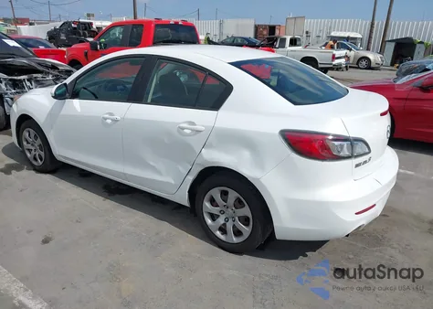 2013 Mazda Mazda3 I Sport из США, поврежденный, VIN JM1BL1UP3D1782646